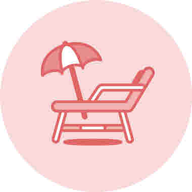 Semester, ledighet, solstol och parasoll. ikon, illustration. Röd mot röd bakgrund.