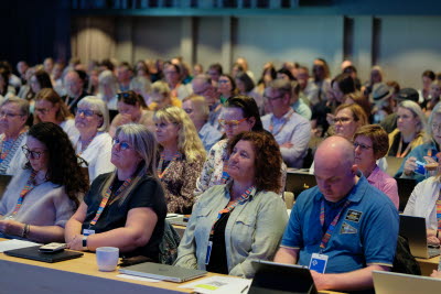 Plenum på kongressen. mötesdeltagare