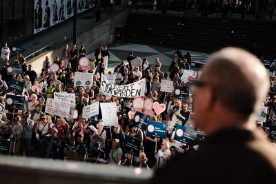 Manifestation 14 maj 2024 på Sergels torg. Rädda vården