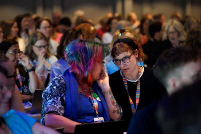 Vårdförbundets kongress 2026. kongressalen, plenum, stormöte, mötesdeltagare som diskuterar